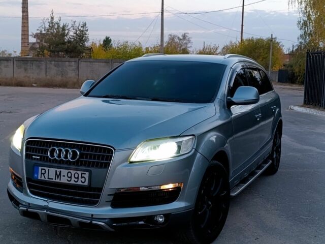 Серый Ауди Ку 7, объемом двигателя 3 л и пробегом 344 тыс. км за 7200 $, фото 1 на Automoto.ua