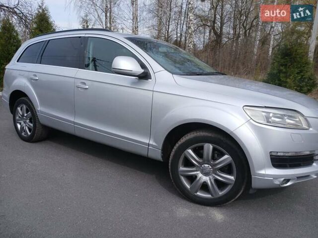 Серый Ауди Ку 7, объемом двигателя 3 л и пробегом 292 тыс. км за 11500 $, фото 1 на Automoto.ua