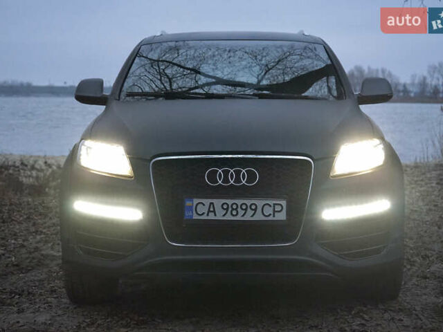 Серый Ауди Ку 7, объемом двигателя 4.13 л и пробегом 280 тыс. км за 14899 $, фото 1 на Automoto.ua