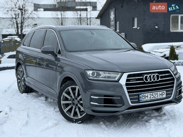 Серый Ауди Ку 7, объемом двигателя 2.97 л и пробегом 280 тыс. км за 28500 $, фото 1 на Automoto.ua