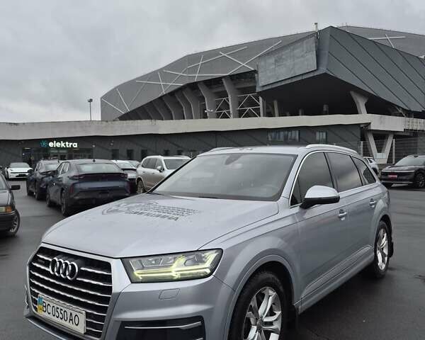 Серый Ауди Ку 7, объемом двигателя 3 л и пробегом 198 тыс. км за 25000 $, фото 1 на Automoto.ua