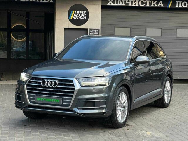 Серый Ауди Ку 7, объемом двигателя 3 л и пробегом 135 тыс. км за 31500 $, фото 1 на Automoto.ua