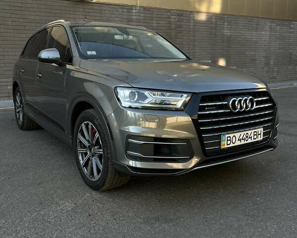 Серый Ауди Ку 7, объемом двигателя 3 л и пробегом 160 тыс. км за 24000 $, фото 1 на Automoto.ua