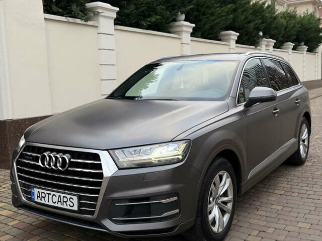 Серый Ауди Ку 7, объемом двигателя 3 л и пробегом 250 тыс. км за 25900 $, фото 1 на Automoto.ua