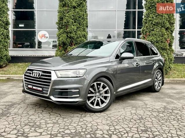 Серый Ауди Ку 7, объемом двигателя 2.97 л и пробегом 219 тыс. км за 36999 $, фото 1 на Automoto.ua