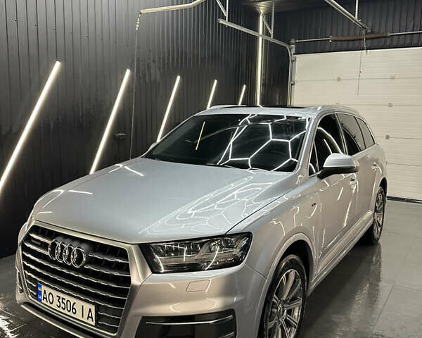 Серый Ауди Ку 7, объемом двигателя 3 л и пробегом 135 тыс. км за 31000 $, фото 1 на Automoto.ua