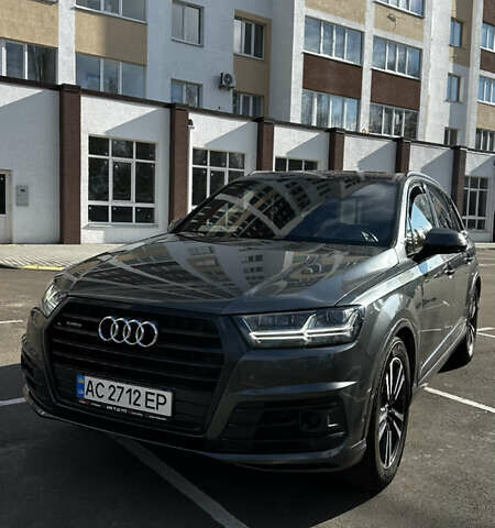 Ауди Ку 7 2017 в Киеве на Automoto.ua Серый Ауди Ку 7, объемом двигателя 2.97 л и пробегом 120 тыс. км за 45500 $, фото 1 на Automoto.ua