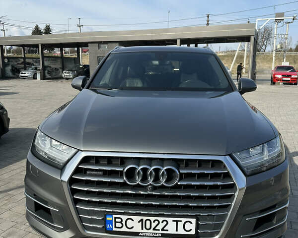 Серый Ауди Ку 7, объемом двигателя 3 л и пробегом 220 тыс. км за 28900 $, фото 1 на Automoto.ua