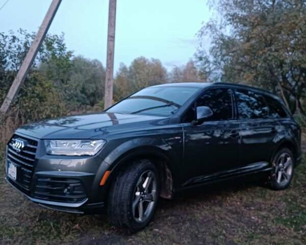 Серый Ауди Ку 7, объемом двигателя 3 л и пробегом 83 тыс. км за 32000 $, фото 1 на Automoto.ua