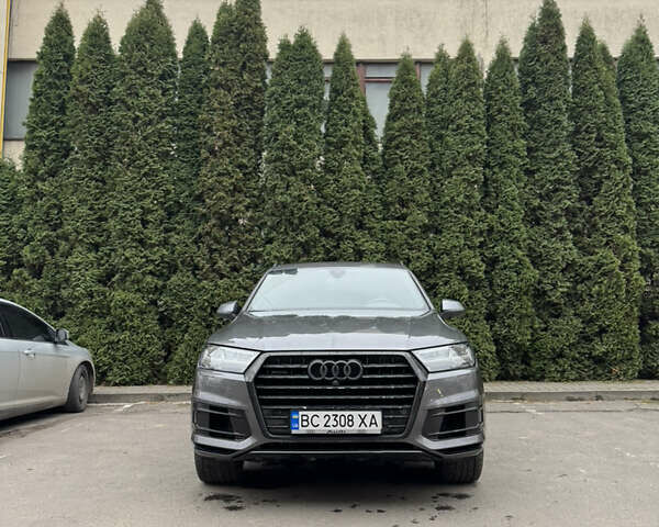 Серый Ауди Ку 7, объемом двигателя 3 л и пробегом 206 тыс. км за 25000 $, фото 1 на Automoto.ua