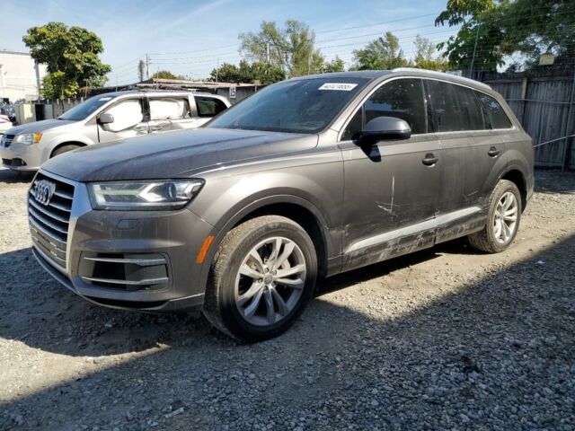 Серый Ауди Ку 7, объемом двигателя 3 л и пробегом 197 тыс. км за 18900 $, фото 1 на Automoto.ua