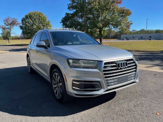 Сірий Ауді Ку 7, об'ємом двигуна 2 л та пробігом 32 тис. км за 18000 $, фото 1 на Automoto.ua