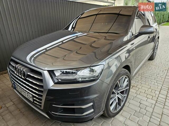 Сірий Ауді Ку 7, об'ємом двигуна 2.97 л та пробігом 215 тис. км за 51000 $, фото 1 на Automoto.ua