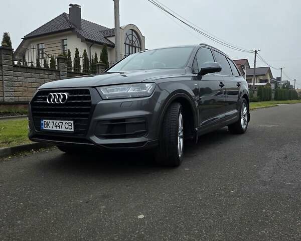 Серый Ауди Ку 7, объемом двигателя 3 л и пробегом 348 тыс. км за 39500 $, фото 1 на Automoto.ua