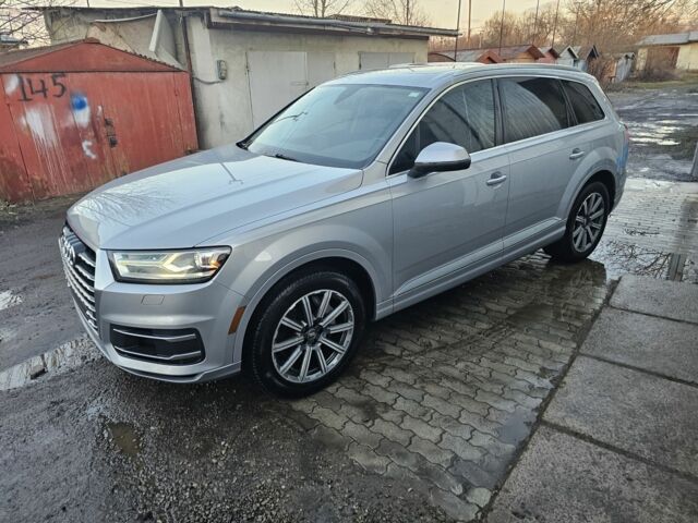 Серый Ауди Ку 7, объемом двигателя 3 л и пробегом 204 тыс. км за 18300 $, фото 1 на Automoto.ua