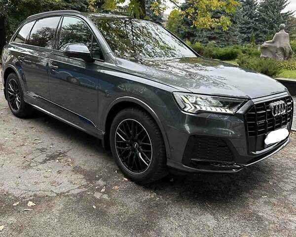 Серый Ауди Ку 7, объемом двигателя 2.97 л и пробегом 31 тыс. км за 76500 $, фото 1 на Automoto.ua