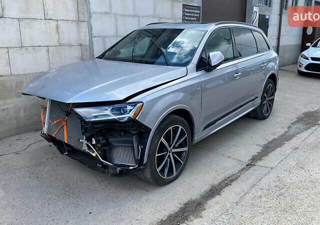 Серый Ауди Ку 7, объемом двигателя 3 л и пробегом 74 тыс. км за 28000 $, фото 1 на Automoto.ua
