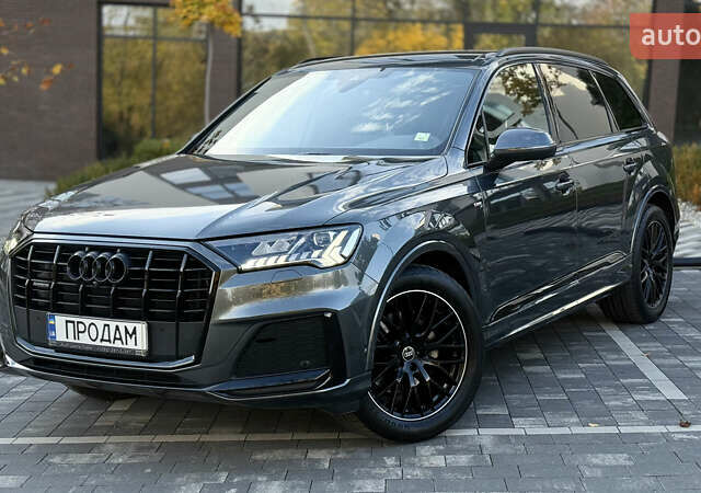 Серый Ауди Ку 7, объемом двигателя 2.97 л и пробегом 54 тыс. км за 82000 $, фото 1 на Automoto.ua