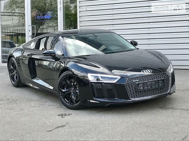 Чорний Ауді R8, об'ємом двигуна 5 л та пробігом 2 тис. км за 155000 $, фото 1 на Automoto.ua