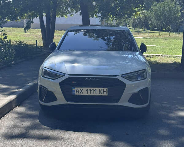 Белый Ауди С4, объемом двигателя 3 л и пробегом 45 тыс. км за 39000 $, фото 1 на Automoto.ua