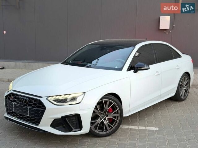 Белый Ауди С4, объемом двигателя 3 л и пробегом 31 тыс. км за 36000 $, фото 1 на Automoto.ua