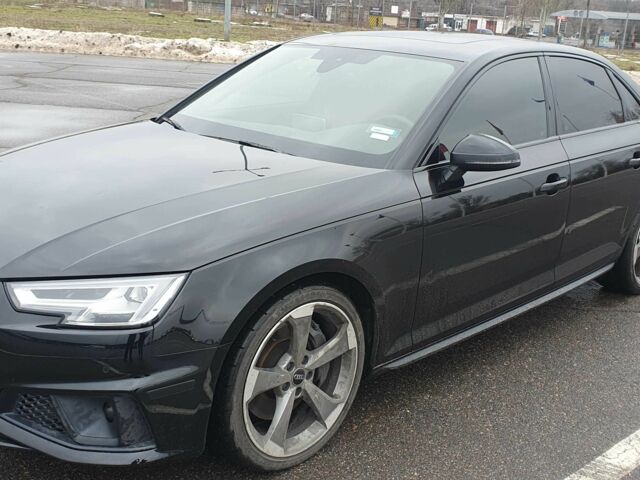 Черный Ауди С4, объемом двигателя 3 л и пробегом 125 тыс. км за 25999 $, фото 1 на Automoto.ua