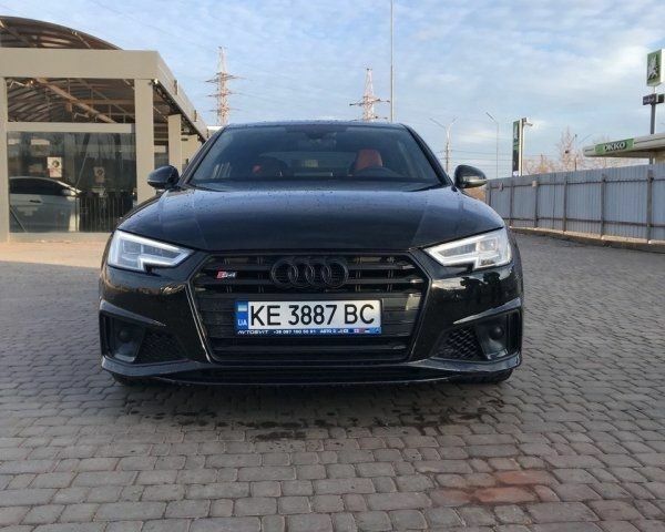 Черный Ауди С4, объемом двигателя 3 л и пробегом 125 тыс. км за 24400 $, фото 1 на Automoto.ua