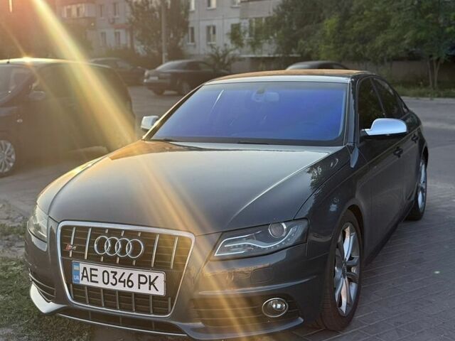 Сірий Ауді С4, об'ємом двигуна 3 л та пробігом 240 тис. км за 11800 $, фото 1 на Automoto.ua