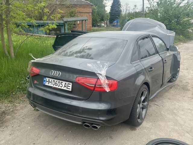 Серый Ауди С4, объемом двигателя 3 л и пробегом 180 тыс. км за 800 $, фото 1 на Automoto.ua