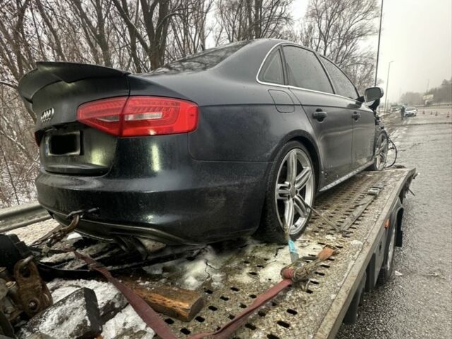 Синий Ауди С4, объемом двигателя 3 л и пробегом 117 тыс. км за 7750 $, фото 1 на Automoto.ua