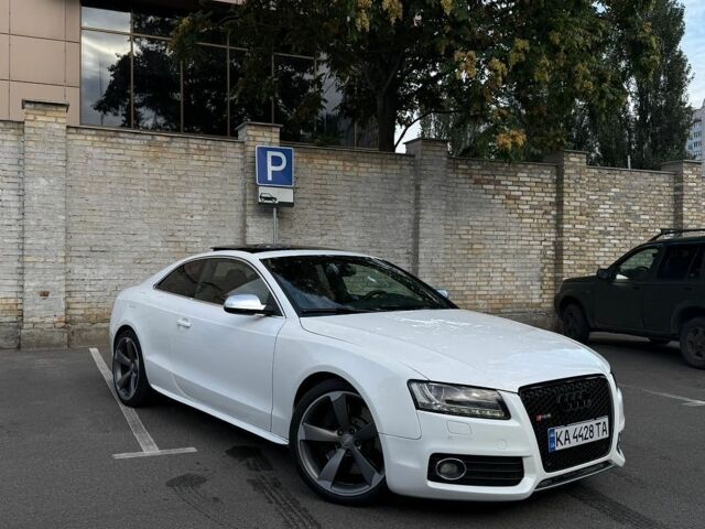 Білий Ауді S5, об'ємом двигуна 4.2 л та пробігом 156 тис. км за 11500 $, фото 1 на Automoto.ua