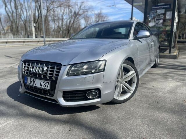 Сірий Ауді S5, об'ємом двигуна 0.42 л та пробігом 203 тис. км за 8000 $, фото 1 на Automoto.ua