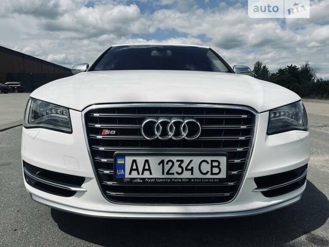 Білий Ауді S8, об'ємом двигуна 4 л та пробігом 125 тис. км за 45000 $, фото 1 на Automoto.ua