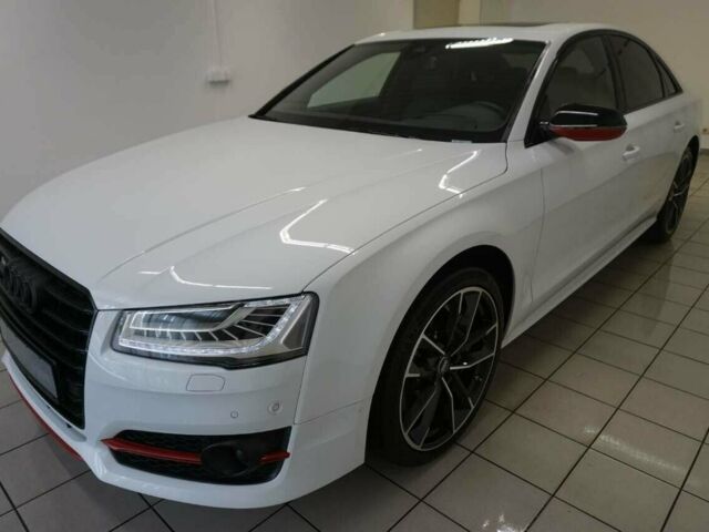 Белый Ауди С8, объемом двигателя 4 л и пробегом 62 тыс. км за 91000 $, фото 1 на Automoto.ua