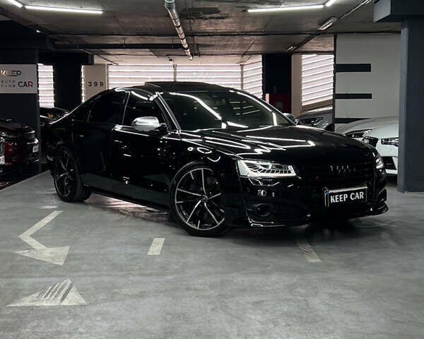 Черный Ауди С8, объемом двигателя 4 л и пробегом 205 тыс. км за 34000 $, фото 1 на Automoto.ua