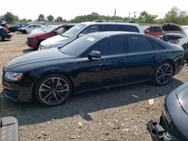 Чорний Ауді S8, об'ємом двигуна 40 л та пробігом 67 тис. км за 38400 $, фото 1 на Automoto.ua