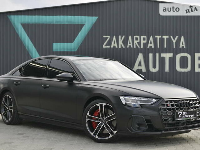 Черный Ауди С8, объемом двигателя 4 л и пробегом 16 тыс. км за 142500 $, фото 1 на Automoto.ua