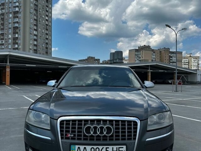 Ауди С8, объемом двигателя 5.2 л и пробегом 177 тыс. км за 13600 $, фото 1 на Automoto.ua
