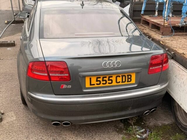 Серый Ауди С8, объемом двигателя 0 л и пробегом 250 тыс. км за 7000 $, фото 1 на Automoto.ua