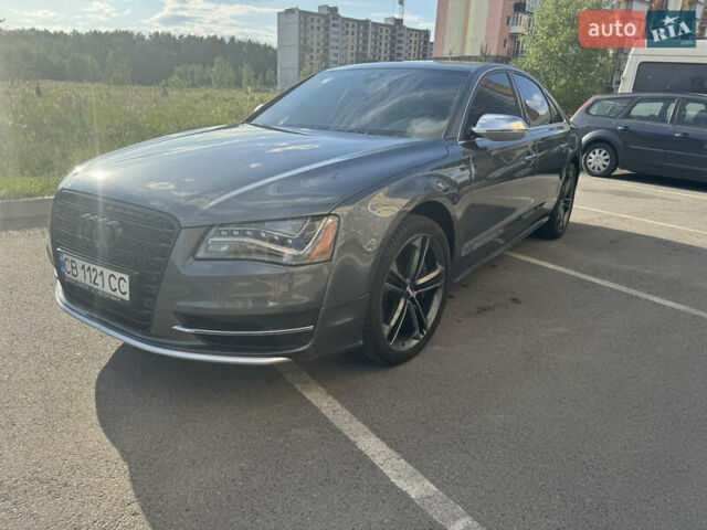 Серый Ауди С8, объемом двигателя 4 л и пробегом 248 тыс. км за 24000 $, фото 1 на Automoto.ua