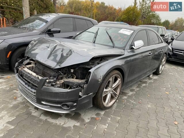 Серый Ауди С8, объемом двигателя 3.99 л и пробегом 230 тыс. км за 16500 $, фото 1 на Automoto.ua