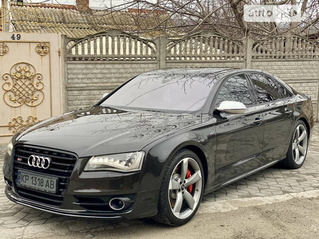 Сірий Ауді S8, об'ємом двигуна 3.99 л та пробігом 173 тис. км за 33500 $, фото 1 на Automoto.ua