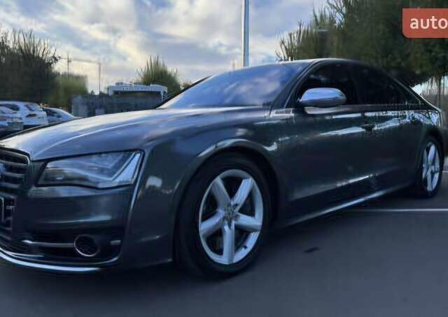 Сірий Ауді S8, об'ємом двигуна 3.99 л та пробігом 182 тис. км за 23500 $, фото 1 на Automoto.ua