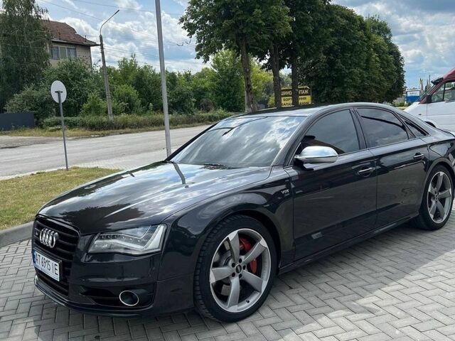 Серый Ауди С8, объемом двигателя 4 л и пробегом 220 тыс. км за 24000 $, фото 1 на Automoto.ua