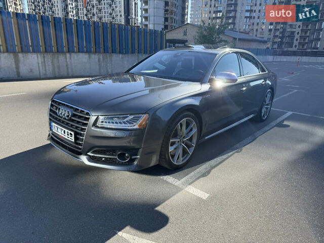 Серый Ауди С8, объемом двигателя 3.99 л и пробегом 133 тыс. км за 42500 $, фото 1 на Automoto.ua