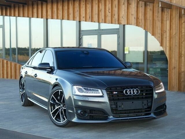 Сірий Ауді S8, об'ємом двигуна 4 л та пробігом 184 тис. км за 42000 $, фото 1 на Automoto.ua