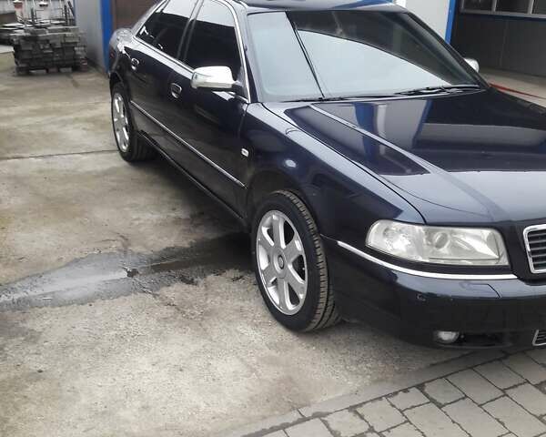 Синий Ауди С8, объемом двигателя 0 л и пробегом 328 тыс. км за 7800 $, фото 1 на Automoto.ua
