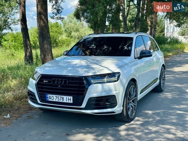 Белый Ауди SQ7, объемом двигателя 4 л и пробегом 275 тыс. км за 44999 $, фото 1 на Automoto.ua