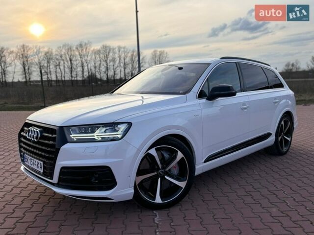 Белый Ауди SQ7, объемом двигателя 3.96 л и пробегом 170 тыс. км за 49000 $, фото 1 на Automoto.ua