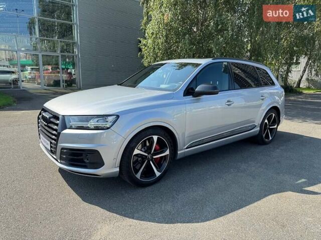 Серый Ауди SQ7, объемом двигателя 4 л и пробегом 96 тыс. км за 59900 $, фото 1 на Automoto.ua